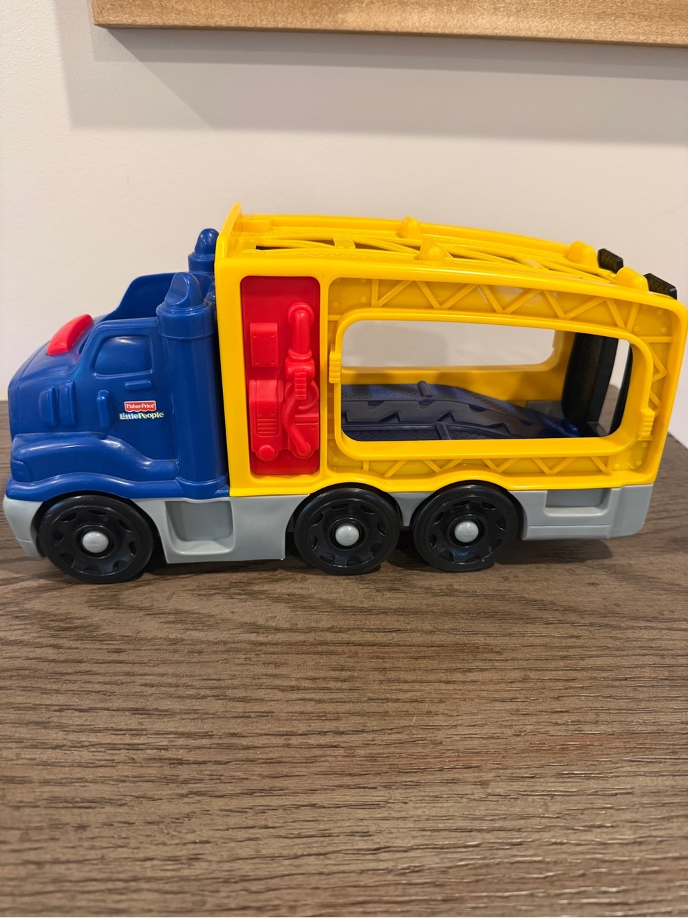 2008 Fisher Price Little People Race ’n Load Car Carrier N0716 Truck & Ramp